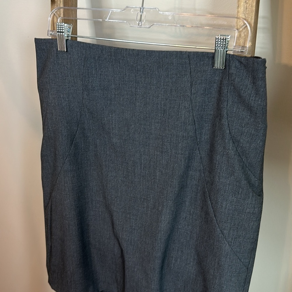 The Limited Collection Gray Pencil Skirt Size 12 in Fair Used Condition - Picture 11 of 16